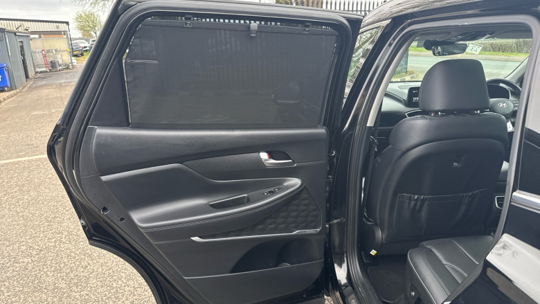 Hyundai SANTA FE 1.6 TGDi Hybrid Ultimate 5dr 4WD Auto Hybrid Estate